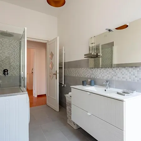 Joivy Chic Flat With Balcony Apartament