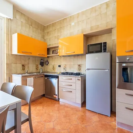 Joivy Chic Flat With Balcony