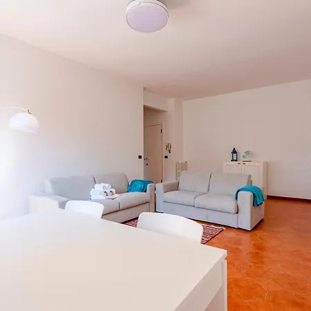 Joivy Chic Flat With Balcony