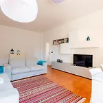 Joivy Chic Flat With Balcony Apartmán *