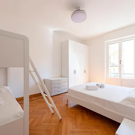 Joivy Chic Flat With Balcony Apartman